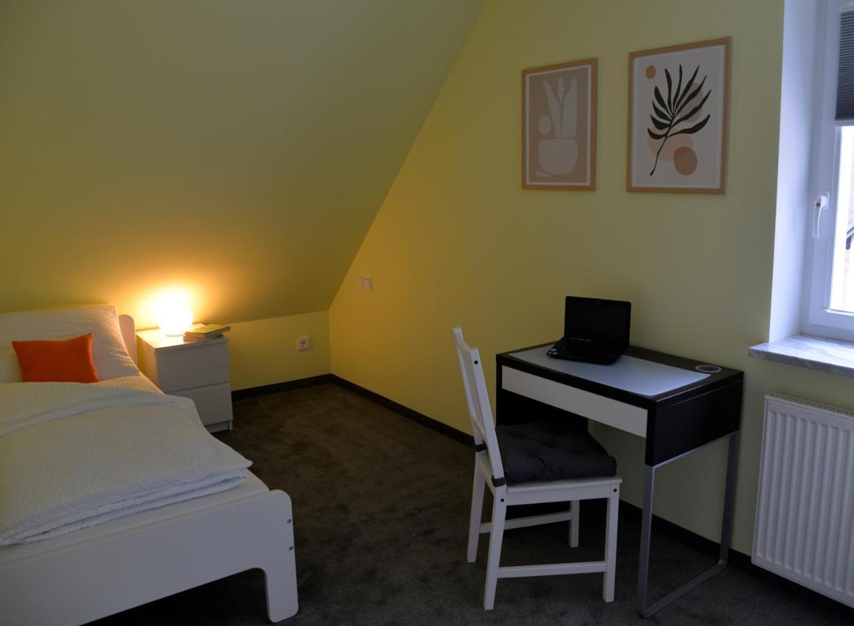 Am Quellenhaeuschen Apartment Naila Luaran gambar