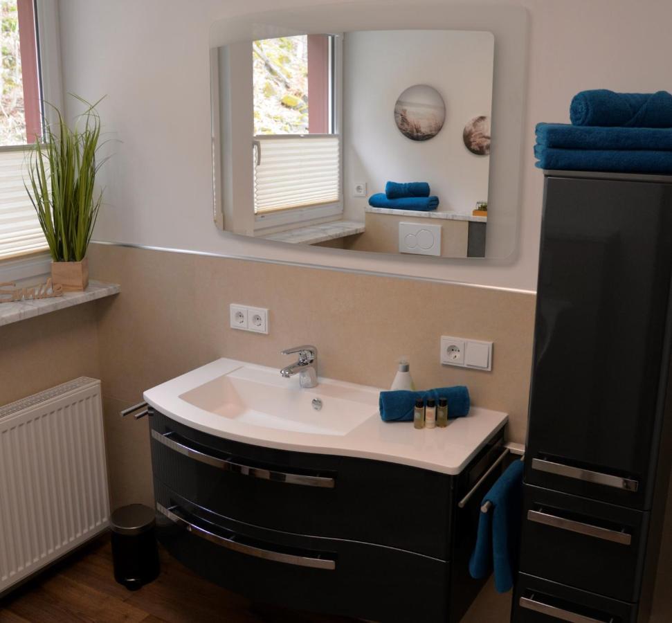 Am Quellenhaeuschen Apartment Naila Luaran gambar
