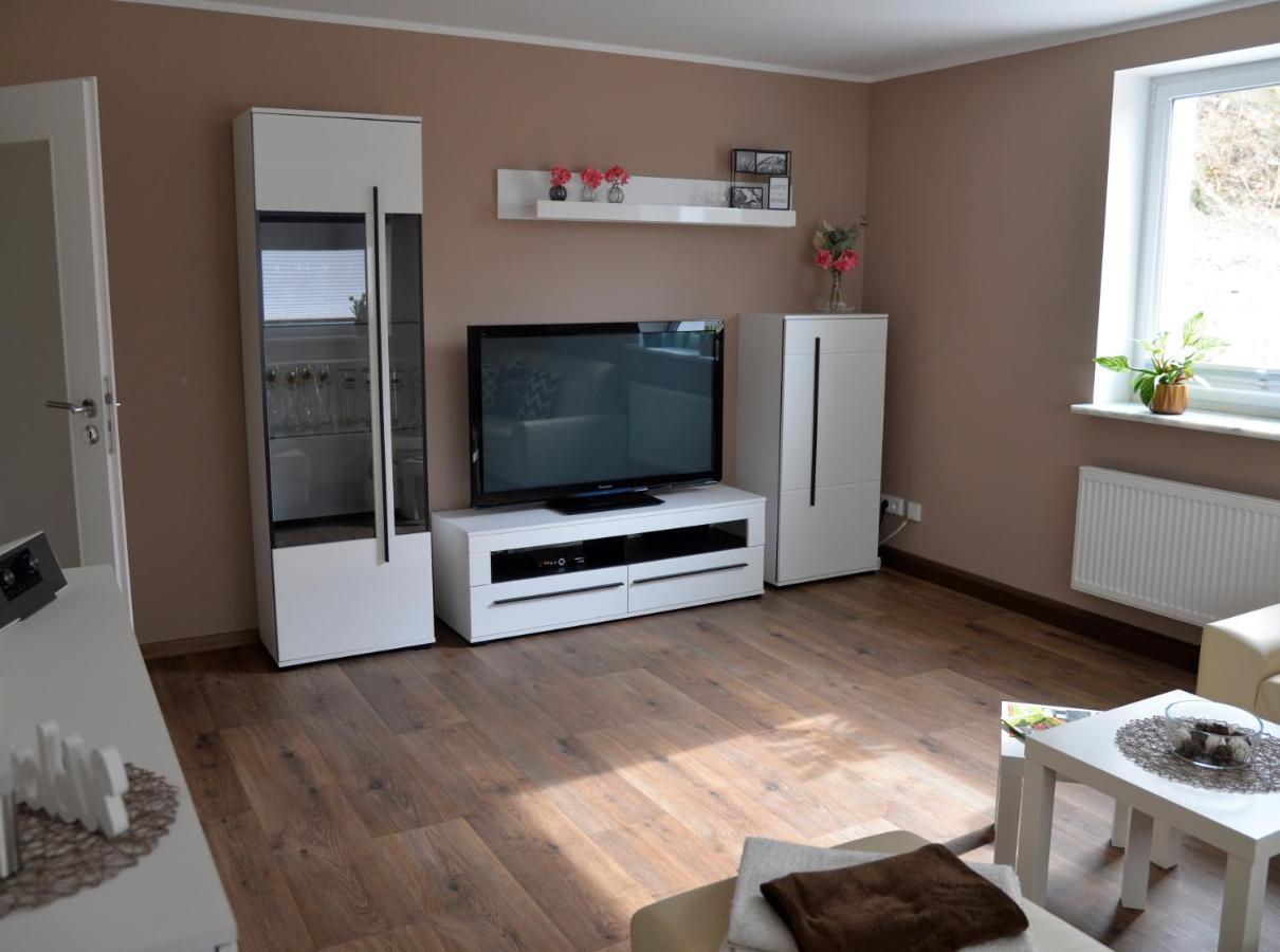 Am Quellenhaeuschen Apartment Naila Luaran gambar